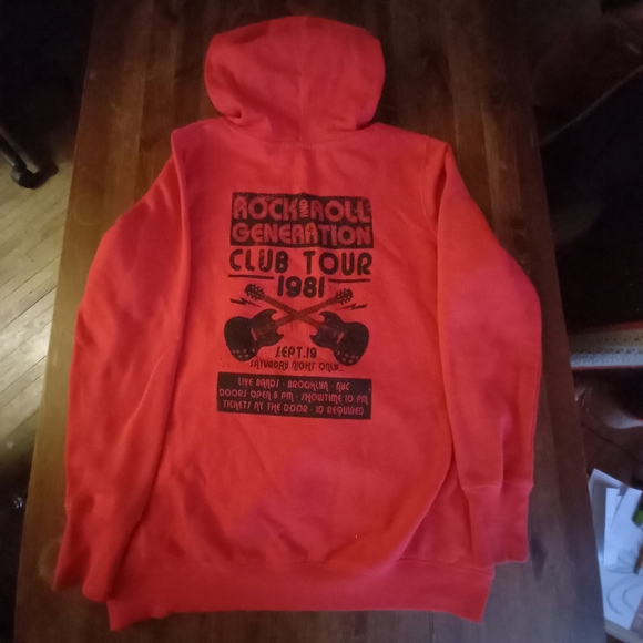 MYSTYLE Red Club Tour 1981 Pullover Hoodie Medium - Picture 2 of 6